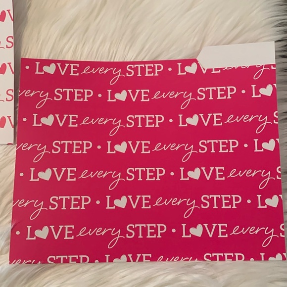 New Thirty-One Pink & White Consultant Supplies Document Holder - Picture 9 of 10